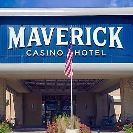 Maverick Hotel And Casino By Red Lion Hotels Елко Екстериор снимка